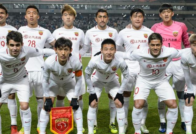 意甲积分榜上，国米2分优势领跑，尤文第二，米兰第三已经落后榜首9分。